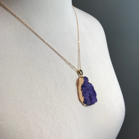 Purple Crystal Pendant Necklace NWT!! - Picture 3 of 3
